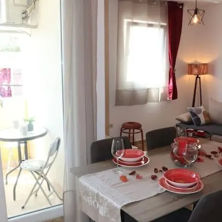 Kikaso - Near Mall Of Split, Free Parking Apartment Split