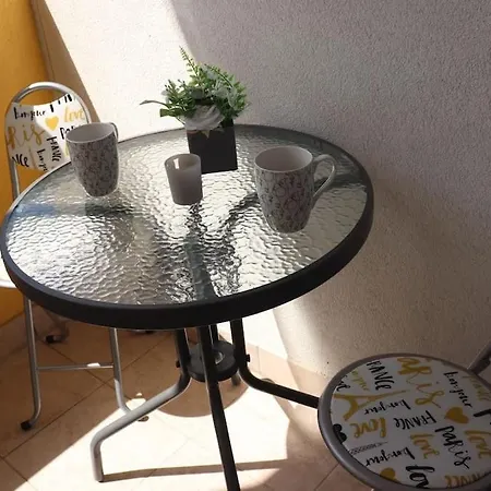 Kikaso - Near Mall Of Split, Free Parking Apartment *