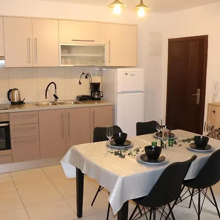 Kikaso - Near Mall Of Split, Free Parking Apartment