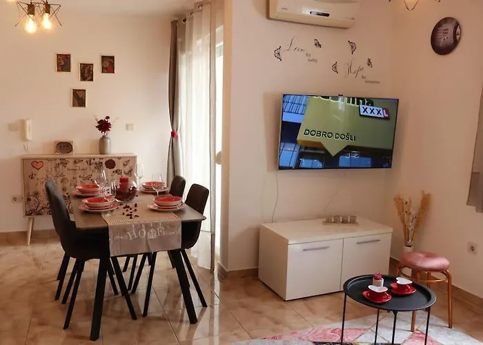 Kikaso - Near Mall Of Split, Free Parking *